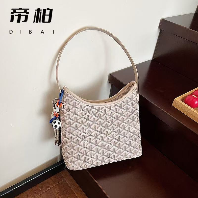 Designer bag shoulder bag tote bag luxurious and fashionable new style small cowhide vegetable basket handbag travel shopping bag large capacity versa