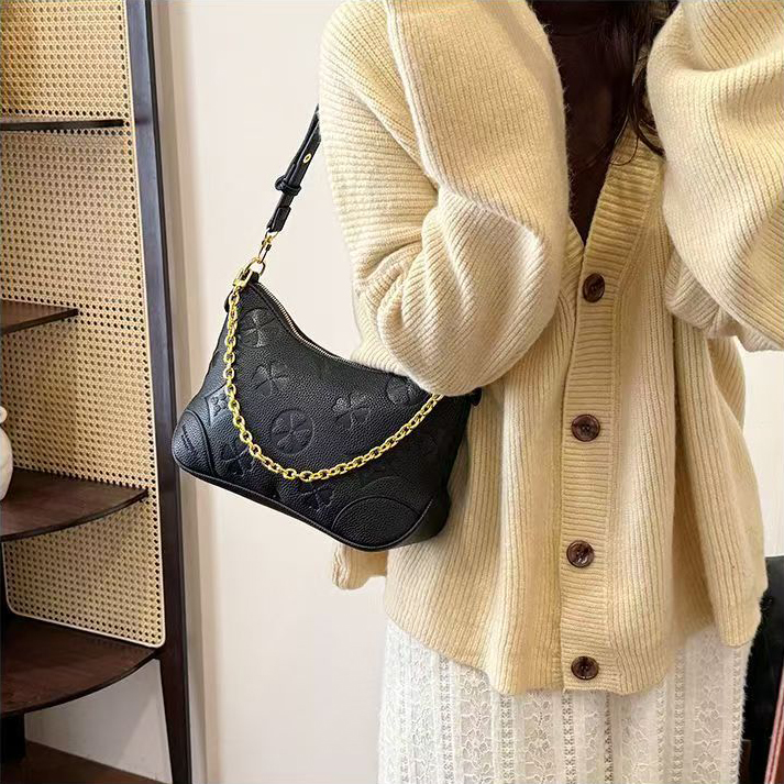 Designer Bags Black embossing Round bag Fashion Shoulder Bags Underarm Bags Women's Bags Luxury Chain Leather Bags Hundreds Luxury Printed Leathe