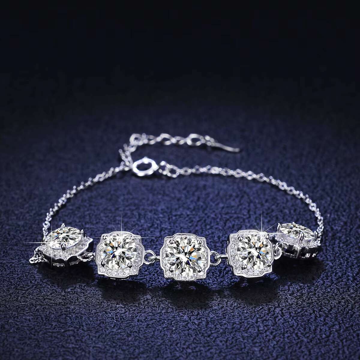 New Design Elegant S925 Sterling Silver Bracelet With Shining Moissanite Diamond Silver Bracelet for Women