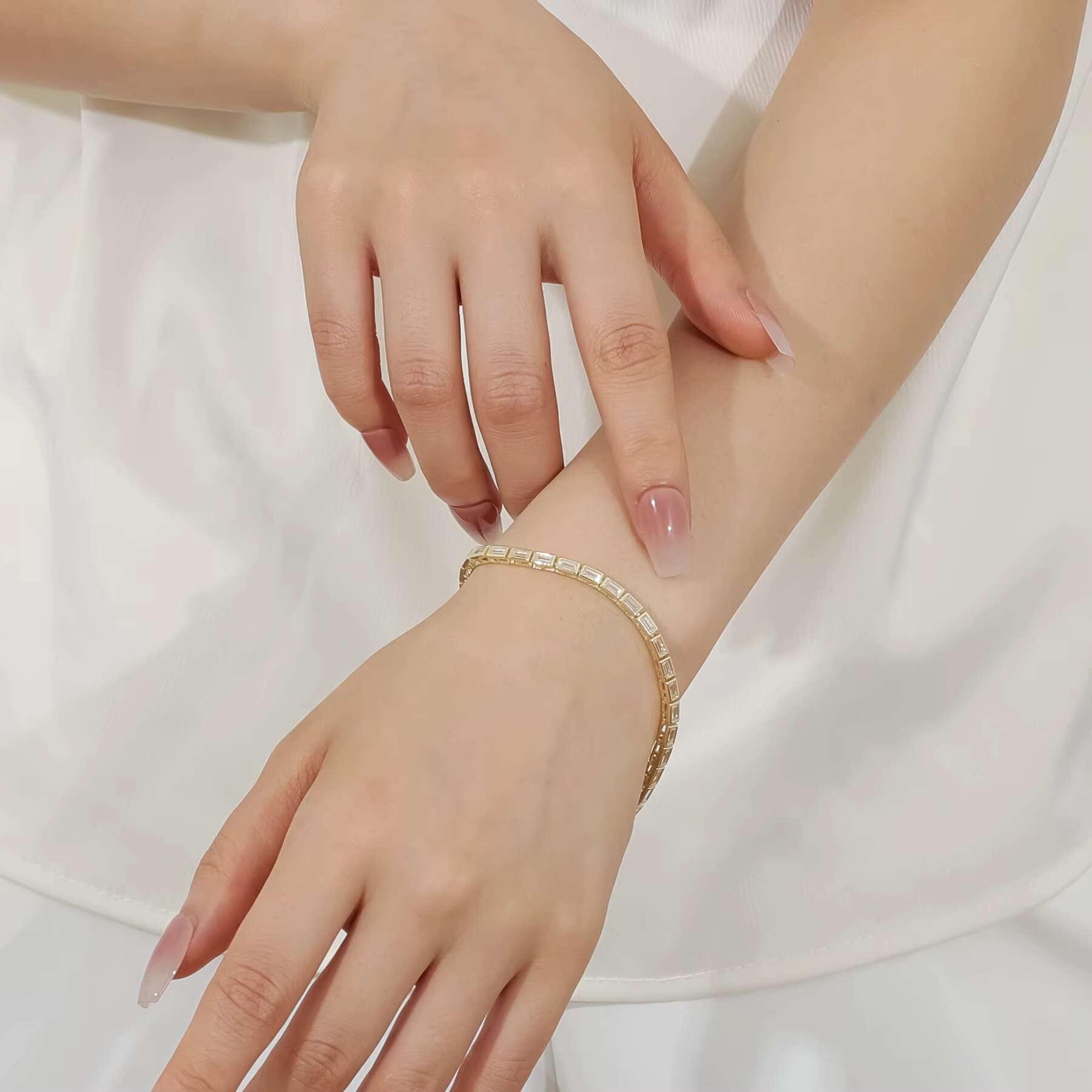 Factory Direct Sales Trendy PT950 14K Yellow Gold Bezel Setting Baguette Cut Lab Grown Diamond Tennis Bracelets with Certificate