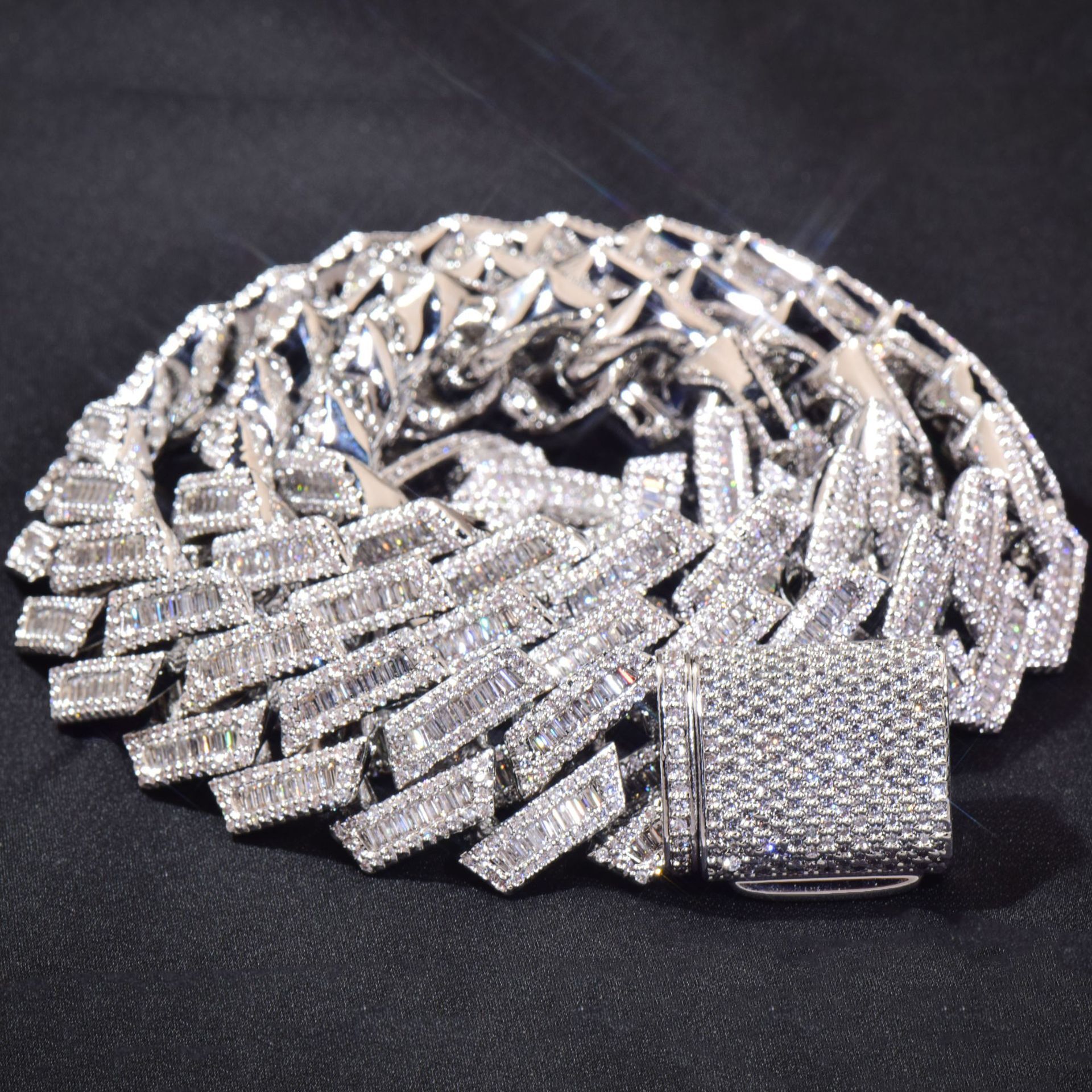 New Release Hip Hop Iced Out VVS Moissanite Bar & Step Cut Cuban Chain Men's Versatile Statement Necklace Pass the diamond tester