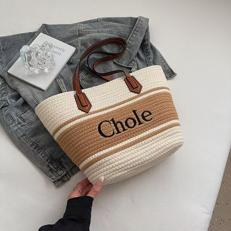 Designer bag large capacity woven breathable bag woven tote bag vacation beach bag luxury bag fashionable shoulder bag