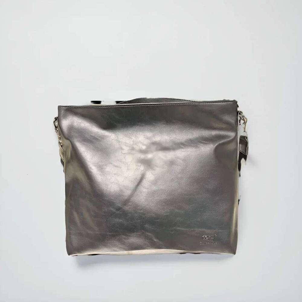 Women's Bags Designer Vintage Street Outdoor Handbag Simple Men's New Large Capacity Commuting Single Shoulder Women's Crossbody Bag