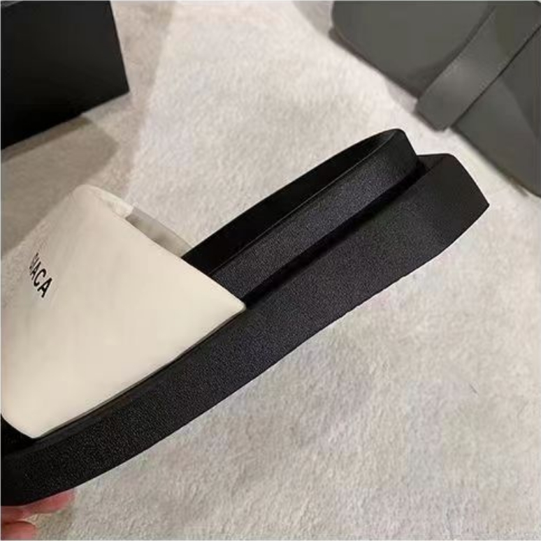2025 Luxury Design Sandals Slippers New Sandals Fashion Summer Hot Selling Flat Bottom Embroidered Pattern Letter Non slip Sandals Size 35-40