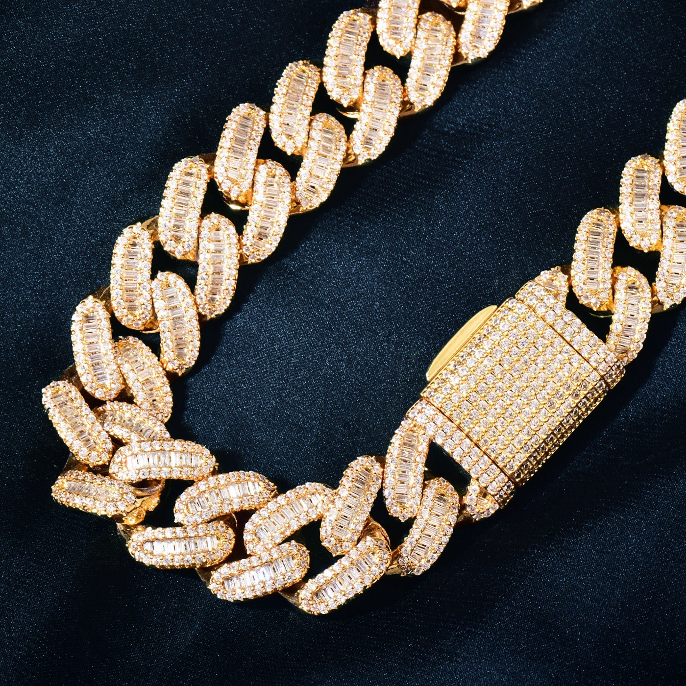 15mm Luxury VVS Moissanite Iced Out Hip Hop Cuban Chain Bling High-End Versatile Statement Jewelry