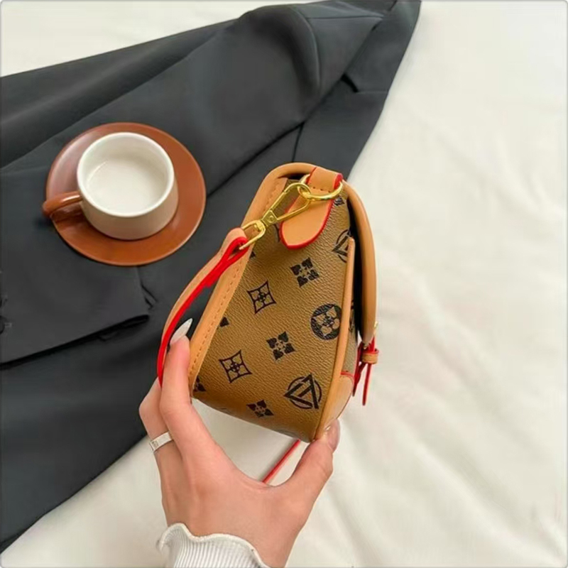 Designer bag, luxury bag, shoulder bag, crossbody bag, women's fashionable mini bag, high-quality baguette bag Brown bag