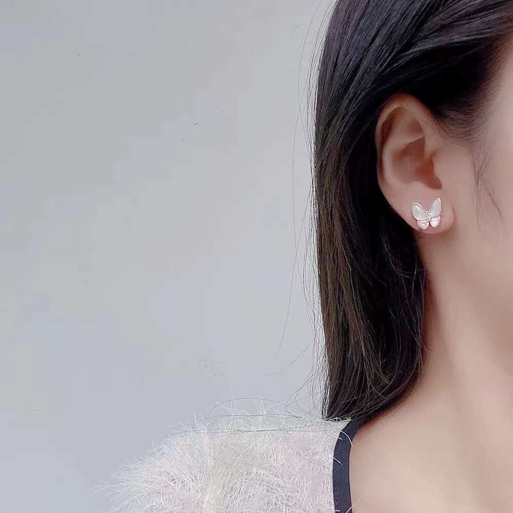 Natural White Mother-of-Pearl Half Dia Butterfly for Women 2024 New Style Gentle Temperament Sweet Versatile Sier Needle Earrings