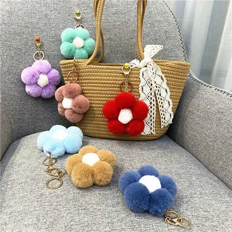 Creative flower pom ball keychain cute plush flower Keychain car bag pendant accessories car key ring gift K4284 XJ250627