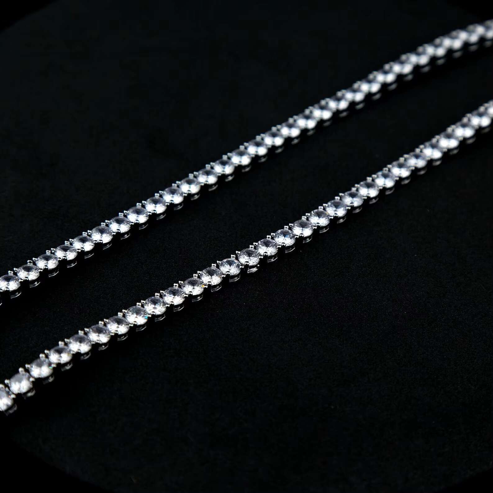 Luxury 925 Sterling Silver Moissanite Diamond Tennis Chain Attractive Design Custom Size Fashionable Necklaces Direct Order