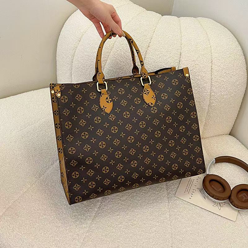 Designer Mini Nylon Women's lightweight crossbody Color blocked splicing waterproof shoulder Casual sports Fashion commuting small square bag AAA