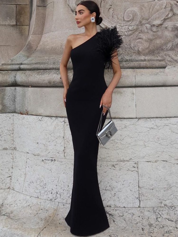 2025 New Women Sexy Halter Shoulder Sleeveless Backless Robes Lady Party Dresses Fashion Women Asymmetric Feather Hem Dress R250322