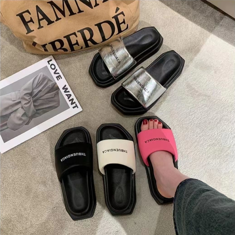 2025 Luxury Design Sandals Slippers New Sandals Fashion Summer Hot Selling Flat Bottom Embroidered Pattern Letter Non slip Sandals2 Size 35-40