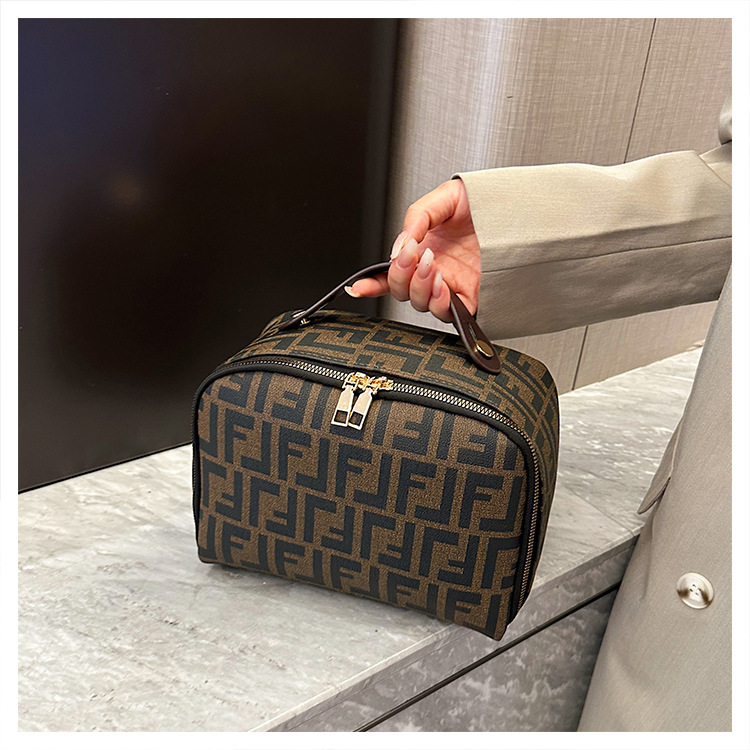 Free Shipping Designer Cosmetic Bag Vanity Bag New Cosmetic Bag Double Pull Head Fashion Large cBag Storage Travel Handheld Wash Bag fashionable bag