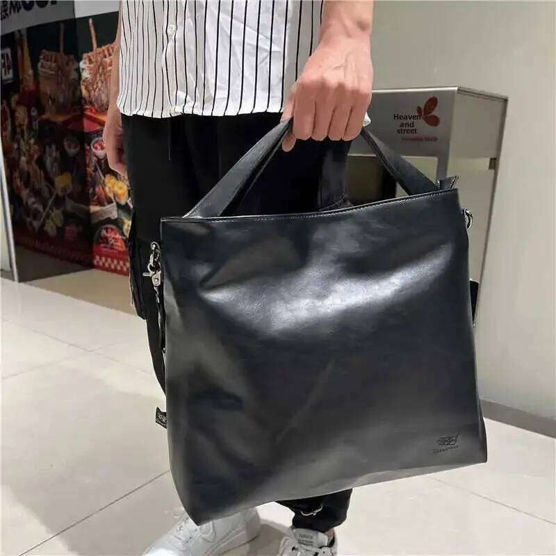 Women's Bags Designer Vintage Street Outdoor Handbag Simple Men's New Large Capacity Commuting Single Shoulder Women's Crossbody Bag