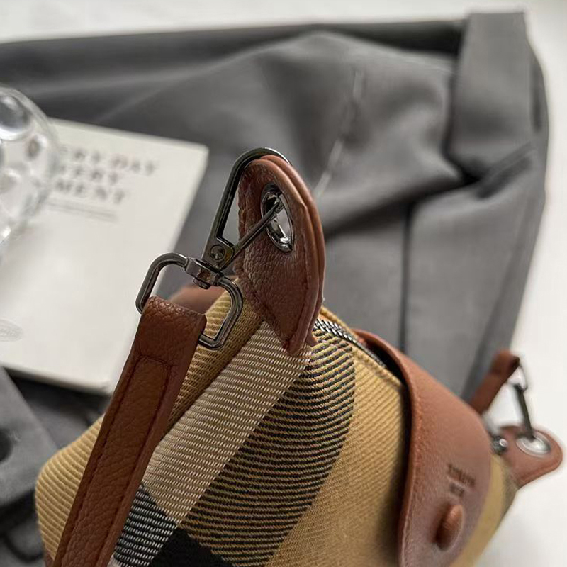 Designer bag Luxury bag Shoulder bag New women's bag Multi functional shoulder bag Horizontal mini letter canvas bag Canvas bag 20cm mini bag
