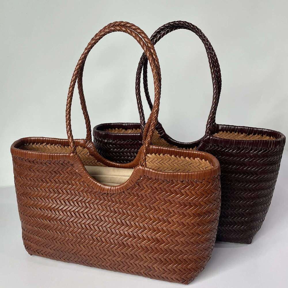 Genuine Leather Hand-Woven Vintage Tote 2025 New Classic Design Cowhide Shoulder Women's Spring Summer French Bucket Bag