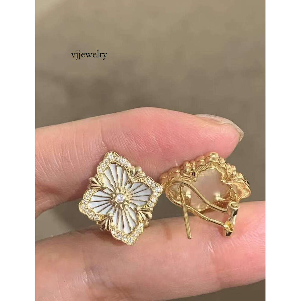 Designer Earrings studs V Gold Elegant Art Opera House Large Four Leaf Clover Earrings Studs Vintage Palace Style Earrings Luxury Design Jewelry