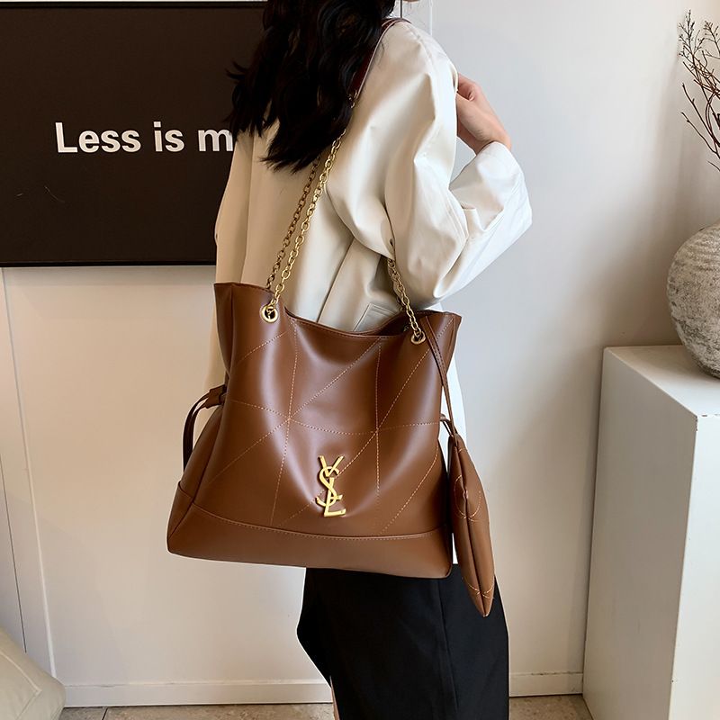 New motorcycle bag, retro and fashionable underarm bag high-end and trendy handbag and shoulder bag for women 2025s hot