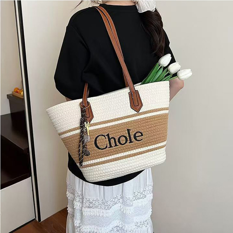 Designer bag large capacity woven breathable bag woven tote bag vacation beach bag luxury bag fashionable shoulder bag