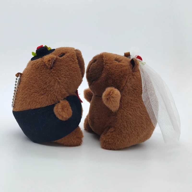 Kawaii Capybara Wedding Plush Toy Cute Cartoon Couple Keychain Bride and Groom Fluffy Doll Bag Decoration Car Key Ring Girl GiftXJ250627