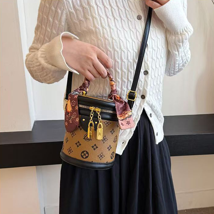 Designer Bags mini bags Round bag Fashion Shoulder Bags Underarm Bags Women's Bags Luxury Chain Leather Bags Hundreds Luxury Printed Leather Embo