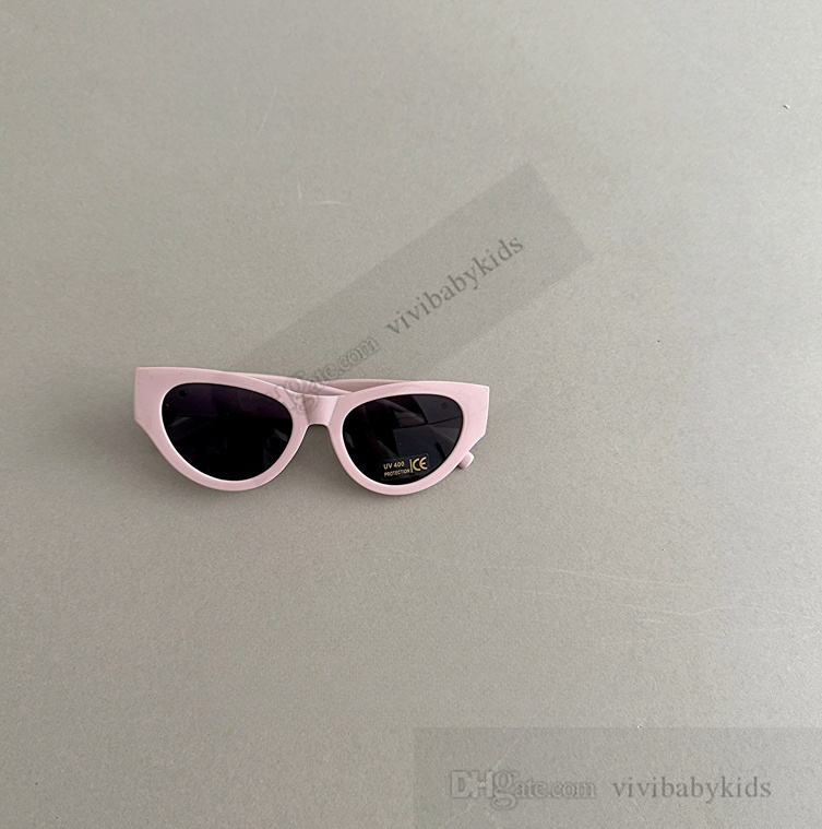 Lady style Kids cat eye INS girls leopard metal letter sunglasses summer children Uv 400 goggles beach sunblock shade S4237 Z260305