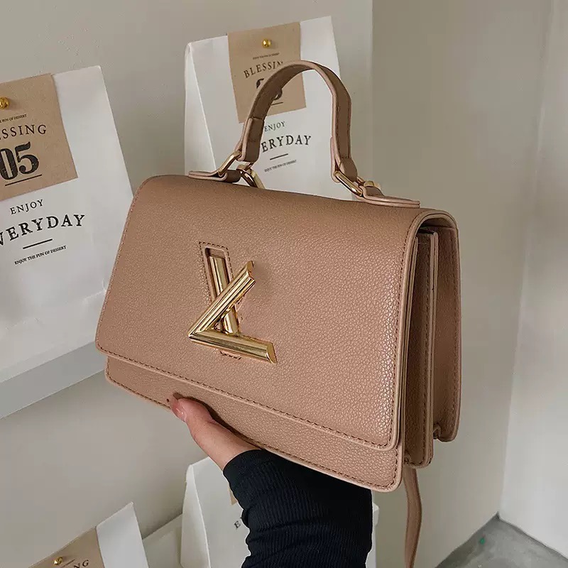 Hot sale foreign trade women's bag lock strap crossbody bag mobile phone bag chain extension chain shoulder strap