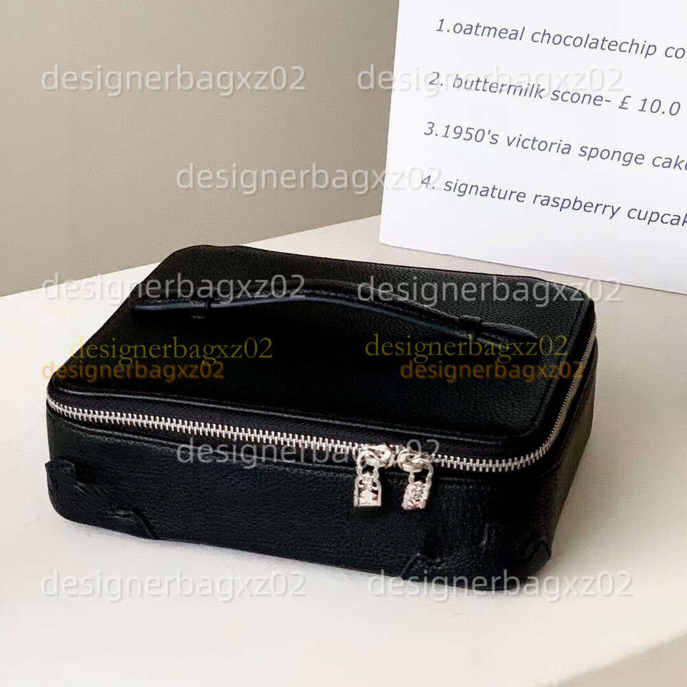 Bags Designer Women Chrome Makeup Bag Heartsbelt Genuine Leather Large Capacity Portable New High Quality Cross Jewelry Watch Storage Box Square Shape