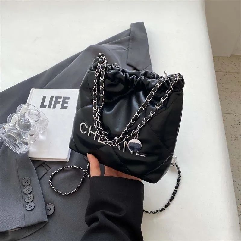 designer high-quality leather bag single shoulder bag fashionable double-layer flap bag 25CM caviar sheepSSSskin classic luxury bag handbag crossbody 