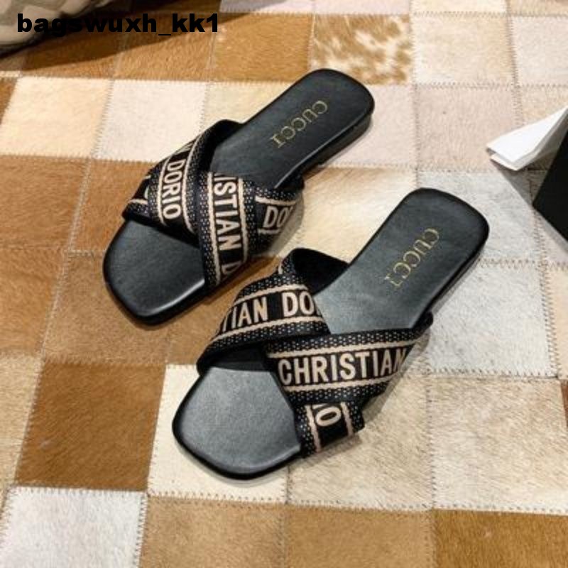 Sandals summer classic canvas slippers beach shoes designer shoes quality lightweight breathable fashion beach vacation home flat slippers US35-42 004