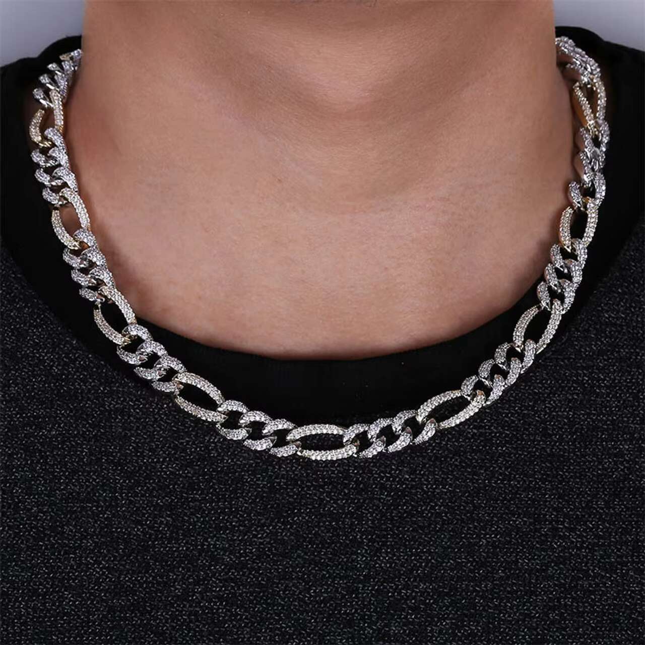 Mens 18K Hip Hop Luxury Cuban Link Chain Necklace 10mm Moissanite with Flooded Ice Classic Style Trendy and for Gift