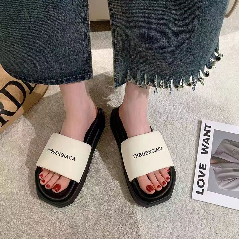 2025 Luxury Design Sandals Slippers New Sandals Fashion Summer Hot Selling Flat Bottom Embroidered Pattern Letter Non slip Sandals1 Size 35-40
