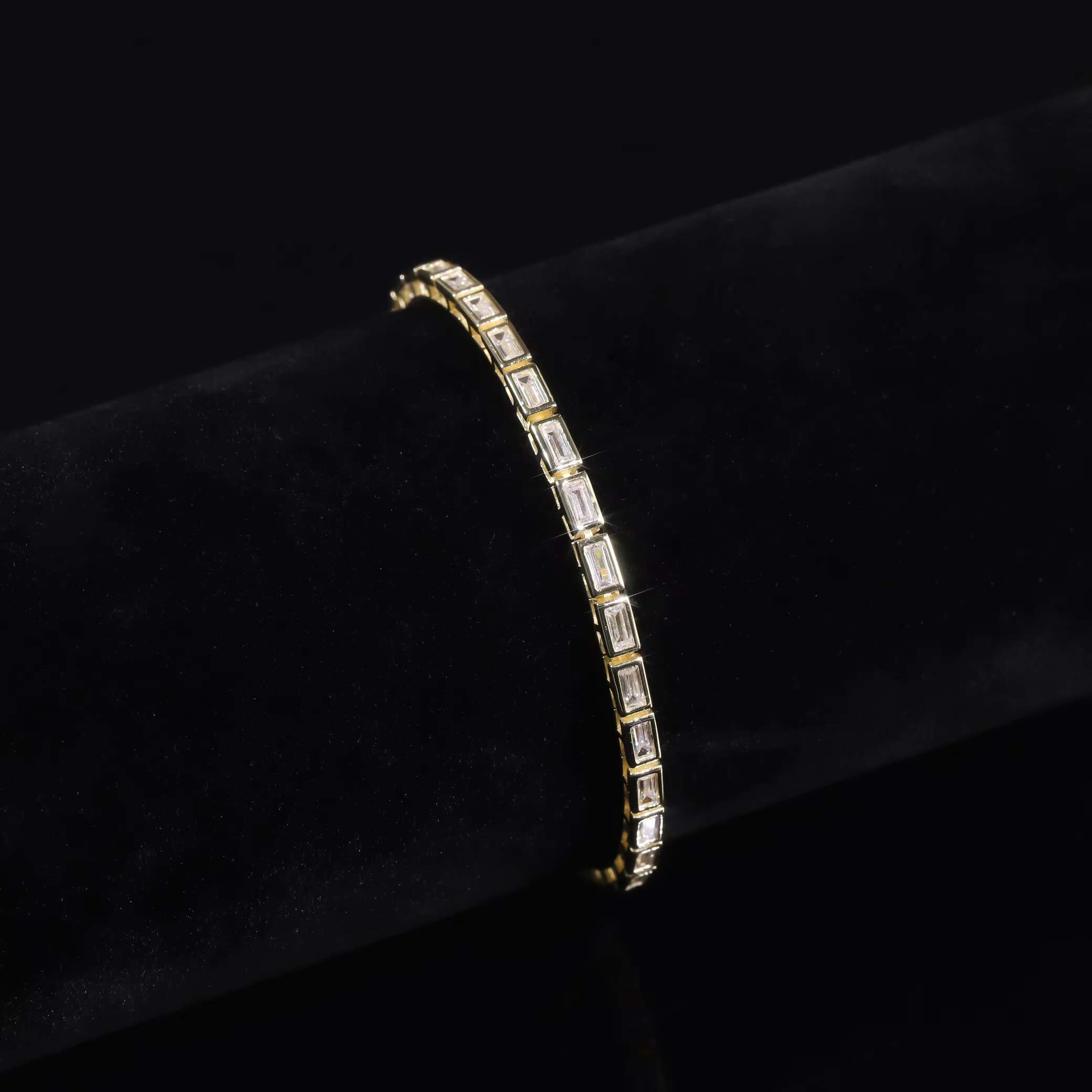 Factory Direct Sales Trendy PT950 14K Yellow Gold Bezel Setting Baguette Cut Lab Grown Diamond Tennis Bracelets with Certificate