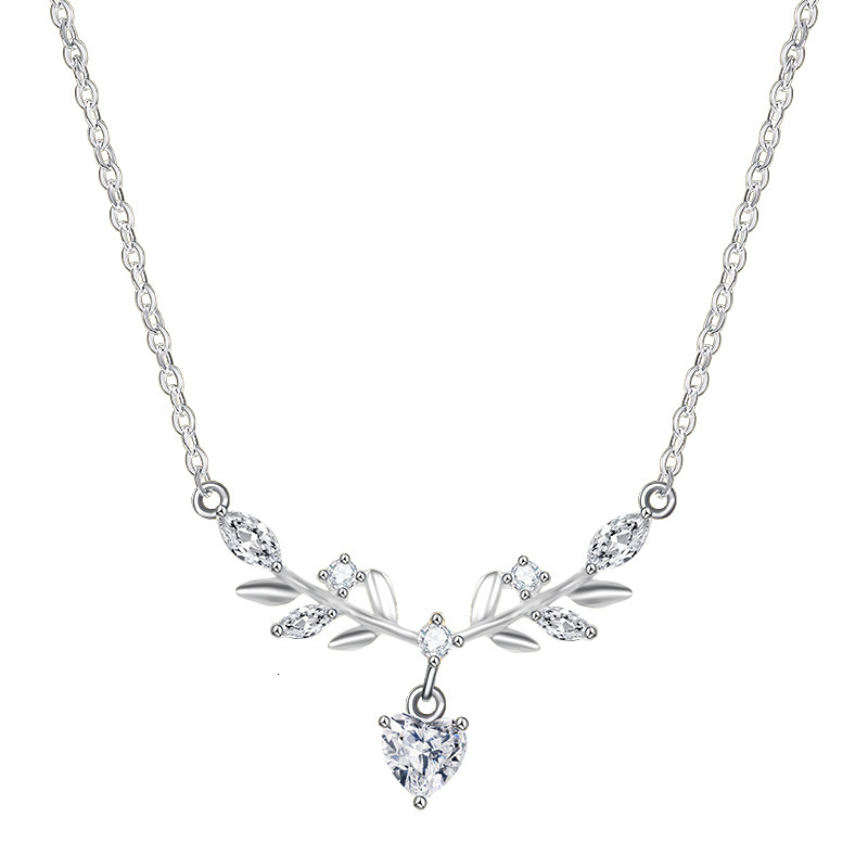 Free Shipping Of Designer Necklaces Laurel Heart Necklace For Women 2024 New Light Luxury Niche Design High-end Fashion Versatile Leaf Collarbone Chai