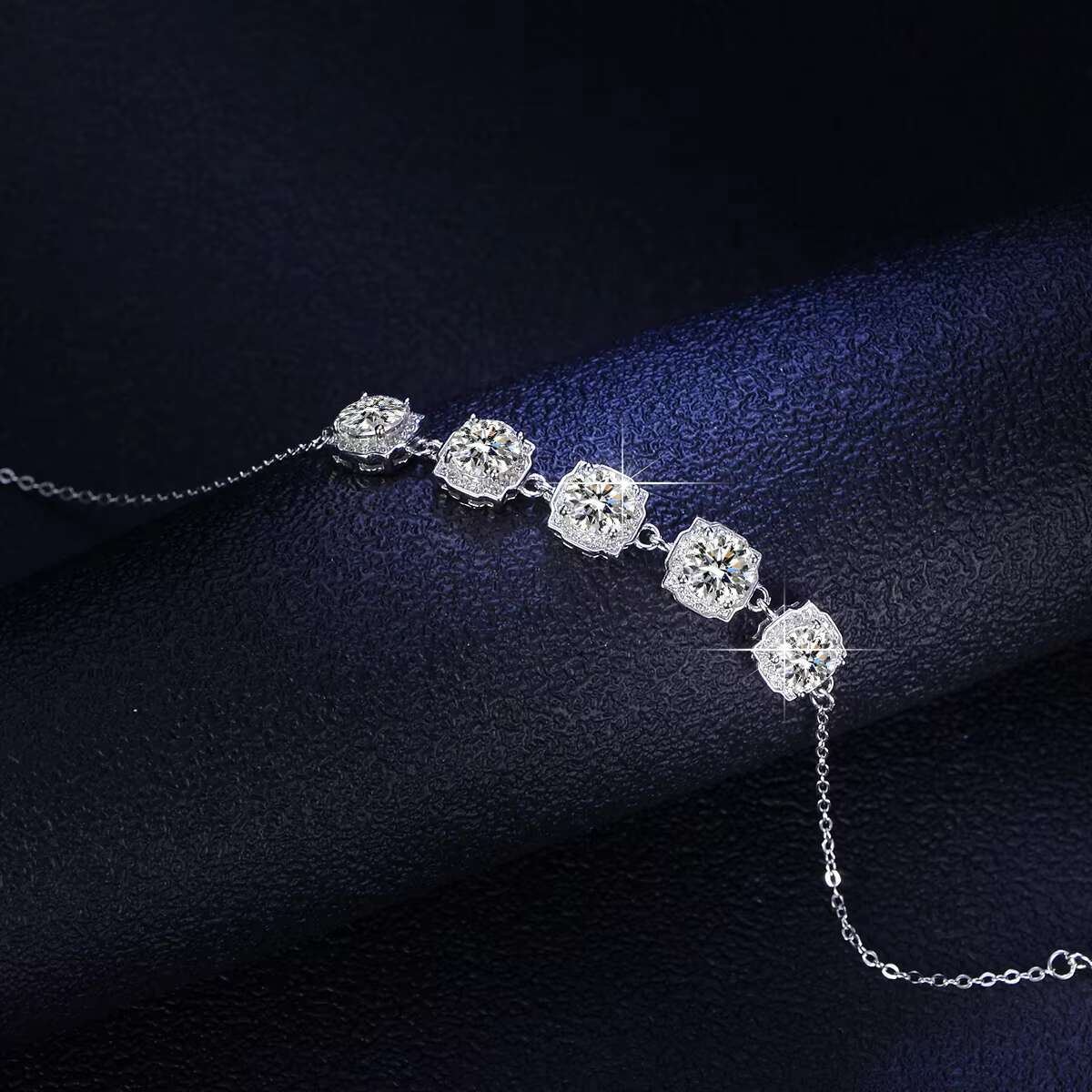 New Design Elegant S925 Sterling Silver Bracelet With Shining Moissanite Diamond Silver Bracelet for Women