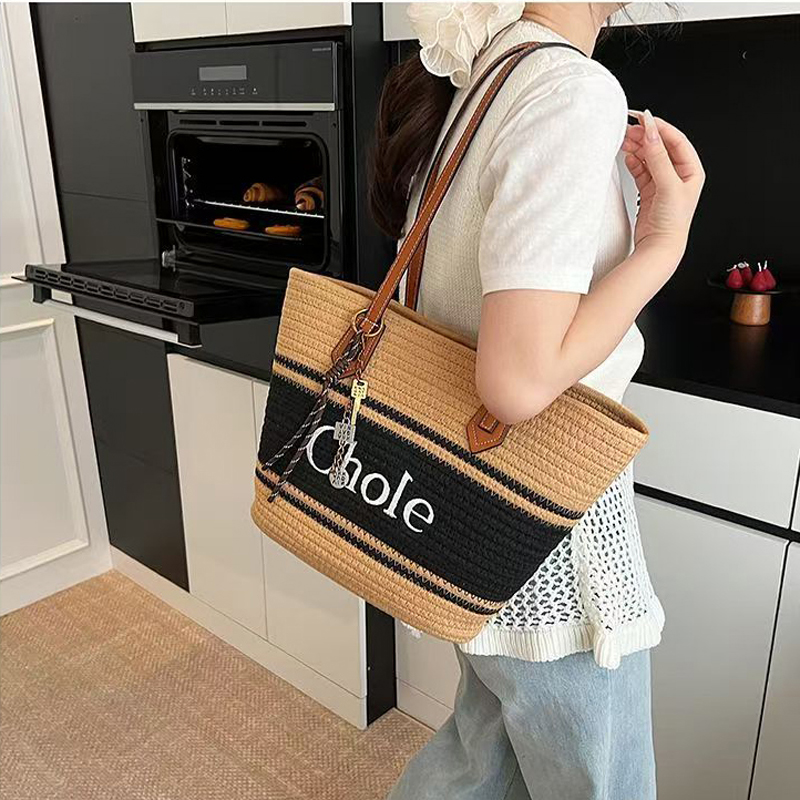 Designer bag large capacity woven breathable bag woven tote bag vacation beach bag luxury bag fashionable shoulder bag Fashionable and breathable