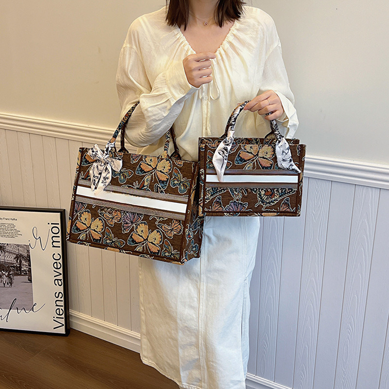 Top quality Brand High Quality New Style Designer Handheld Tote for Women New Trendy Printed Butterfly Large and Small Shoulder New Designer