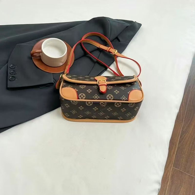 Designer bag, luxury bag, shoulder bag, crossbody bag, women's fashionable mini bag, high-quality baguette bag