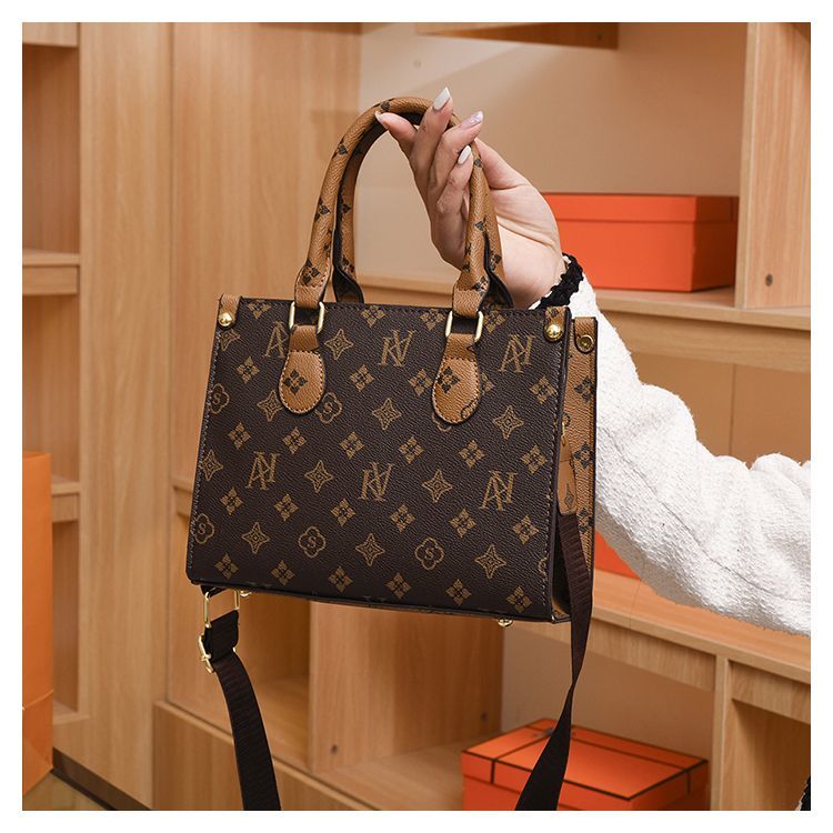 Designer bag 2025 new fashion luxury bag crossbody bag handbag women's casual handbag fashion chain crossbody bag women's mini large capacit