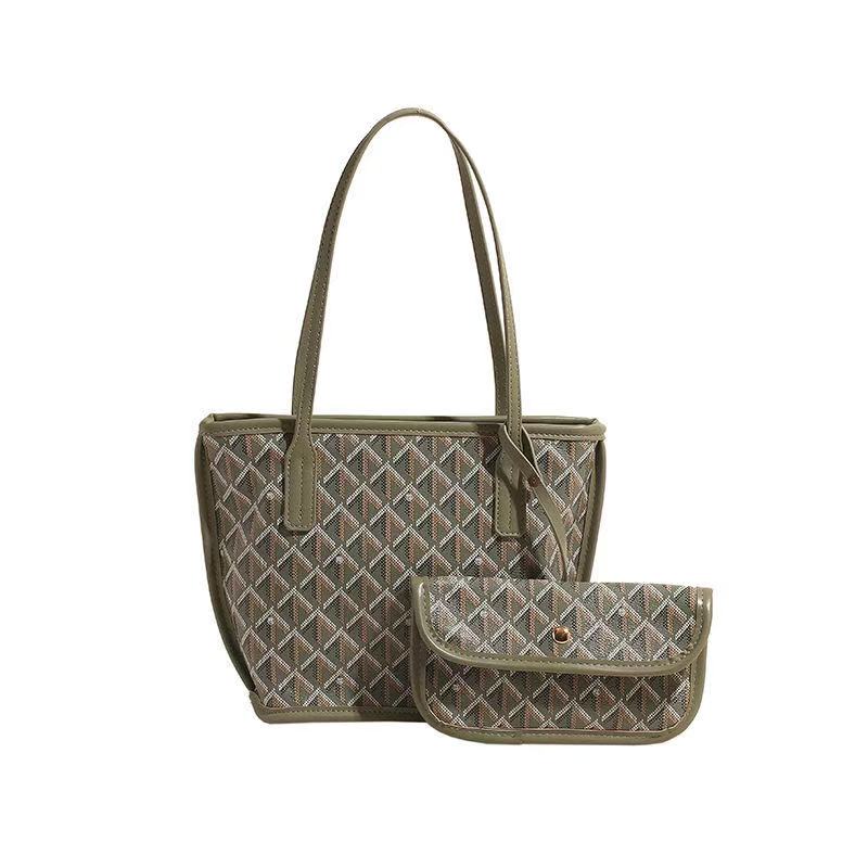 Designer bag shoulder bag tote bag luxurious and fashionable new style small cowhide vegetable basket handbag travel shopping bag large capacity versa