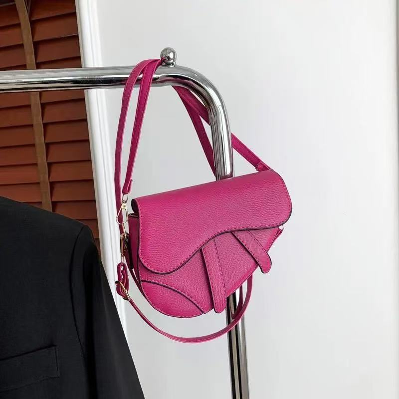 Designer Bag Saddle Bag Shoulder Bag Crossbody Luxury Bag Purse Handbag Tote Fashion Crossbody Black Saddle Bag Hot Designer 2025 Womens Tote Bag 008