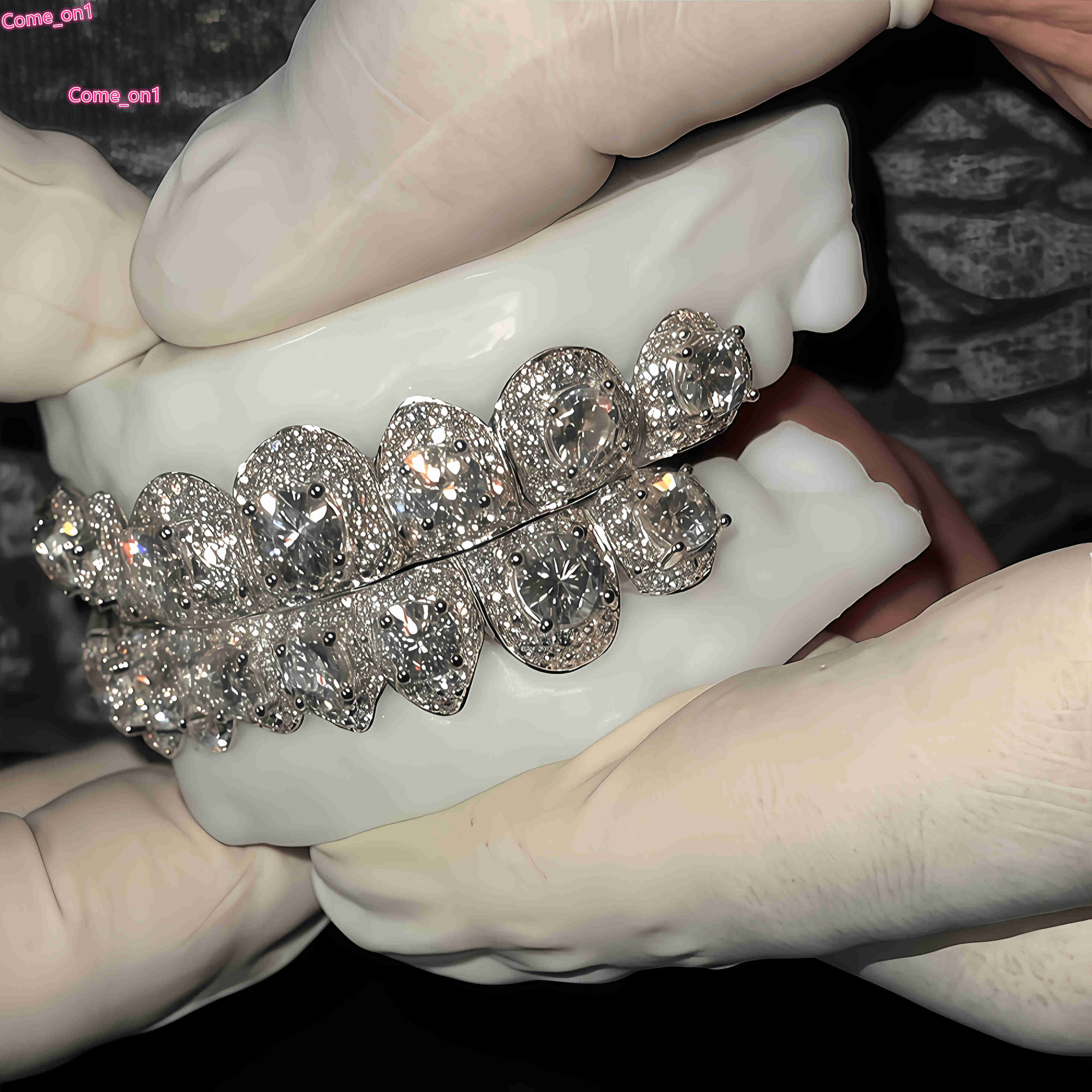 Custom Jewelry Honeycomb Teeth Grillz Iced Out Diamond Cut Vvs Moissanite for Men Women