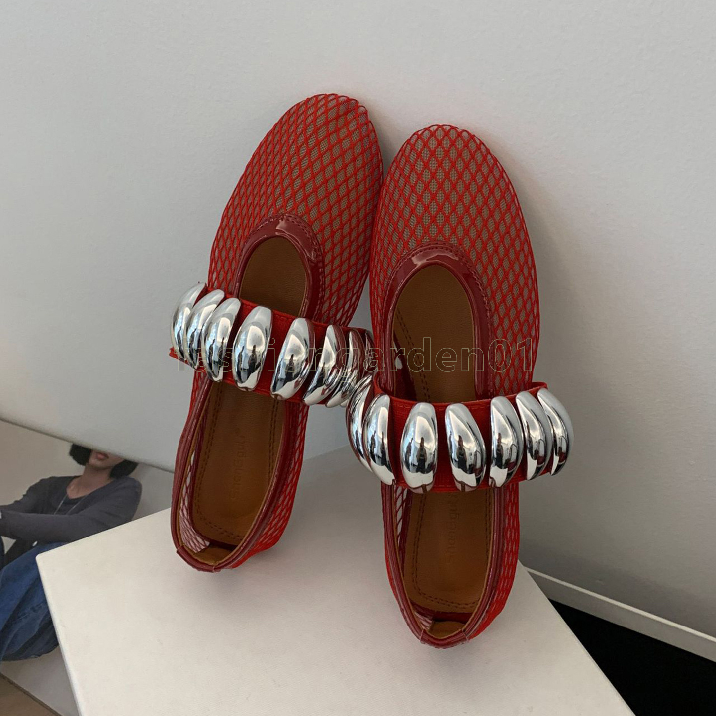 designer sandals women summer sandal woven mesh flats heels luxury shine metal buckle elastic bands black white red anti-skid sandale comfort daily wa