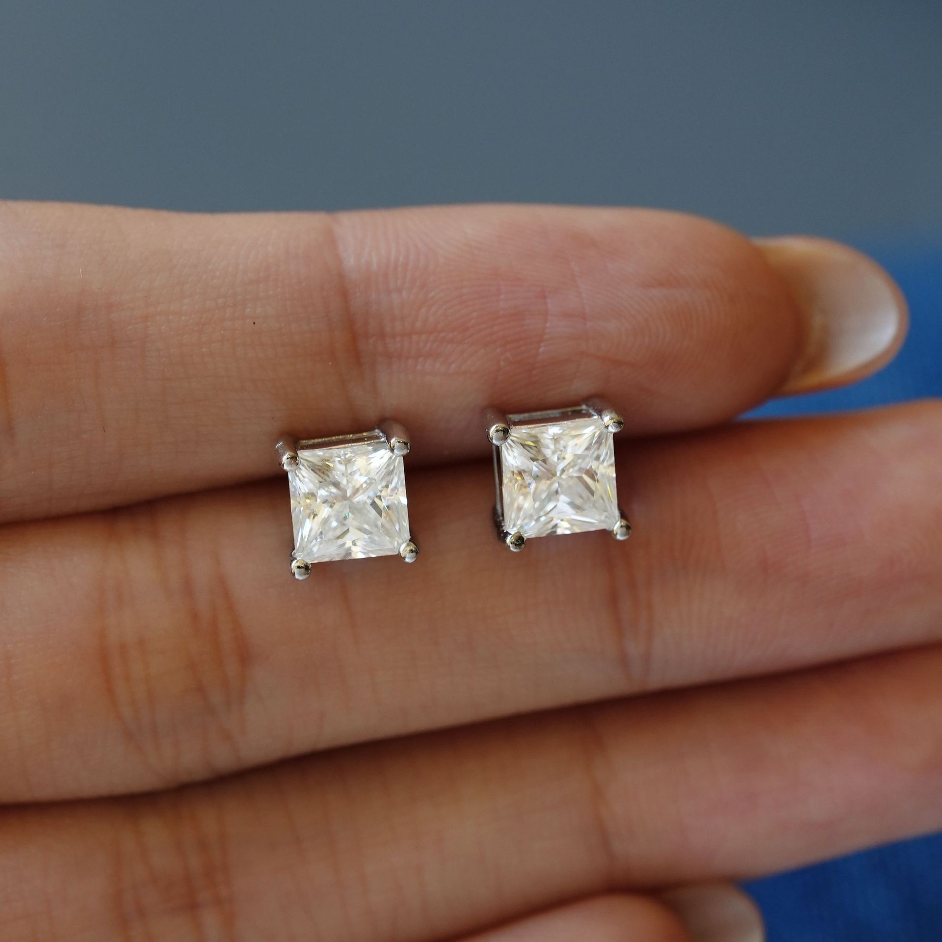 2025 Rulalei Ins Top Sell Stud Earrings Simple Fashion Jewelry Genuine 100% 925 Sterling Silver Princess Cut White Lab Moissanite Diamond Women Elegan