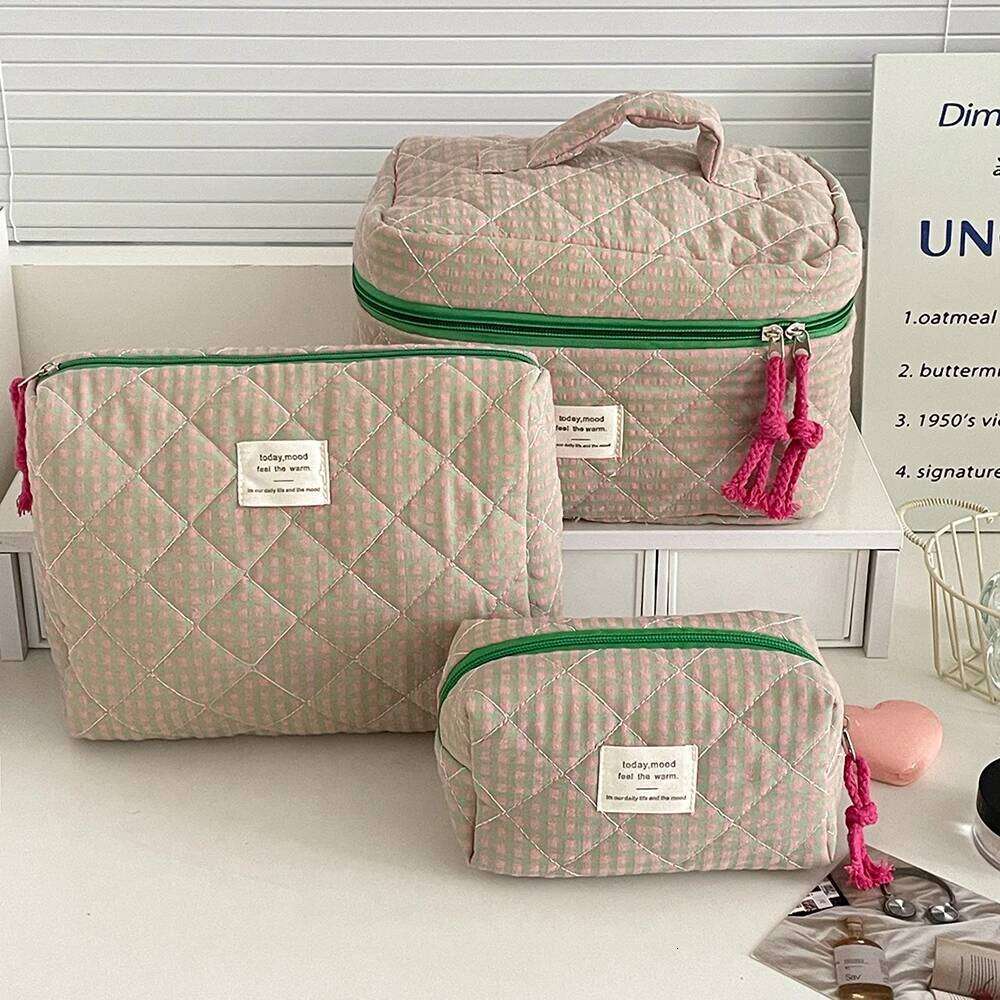 3 Bags Set Fashion Women Classic Cosmetic Large Capacity Toiletry Makeup Organizer Pouch Ladies Zipper Quilted Bag