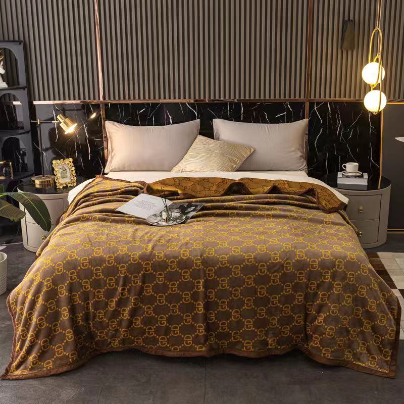 Free shipping Designer Popular new thickened double-layer blanket warm fashion blankets light luxury flannel blankets golden mink air conditioning bla