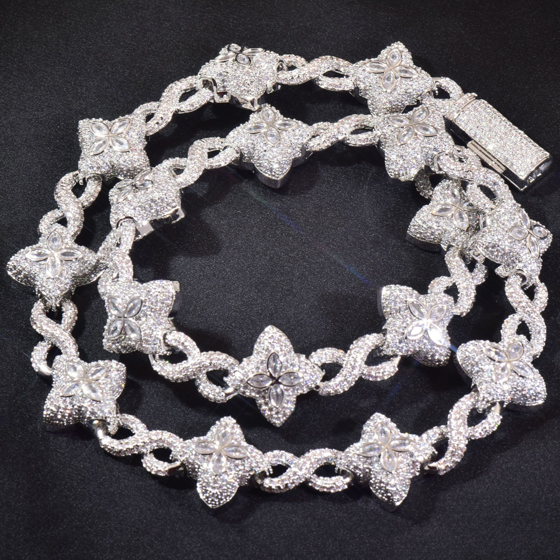 Luxury VVS Moissanite Iced Out Hip Hop Four-Leaf Clover Infinity Cuban Chain Men's Necklace Bracelet Set High-End Versatile Trendy Statement Jewe