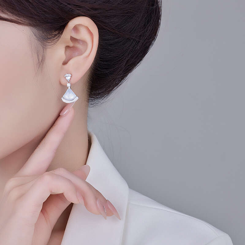 Fan-shaped Mother-of-Pearl Earrings for Women, High-end Style, Elegant Studs, New Fashionable Versatile Exquisite Design Ear Jewelry