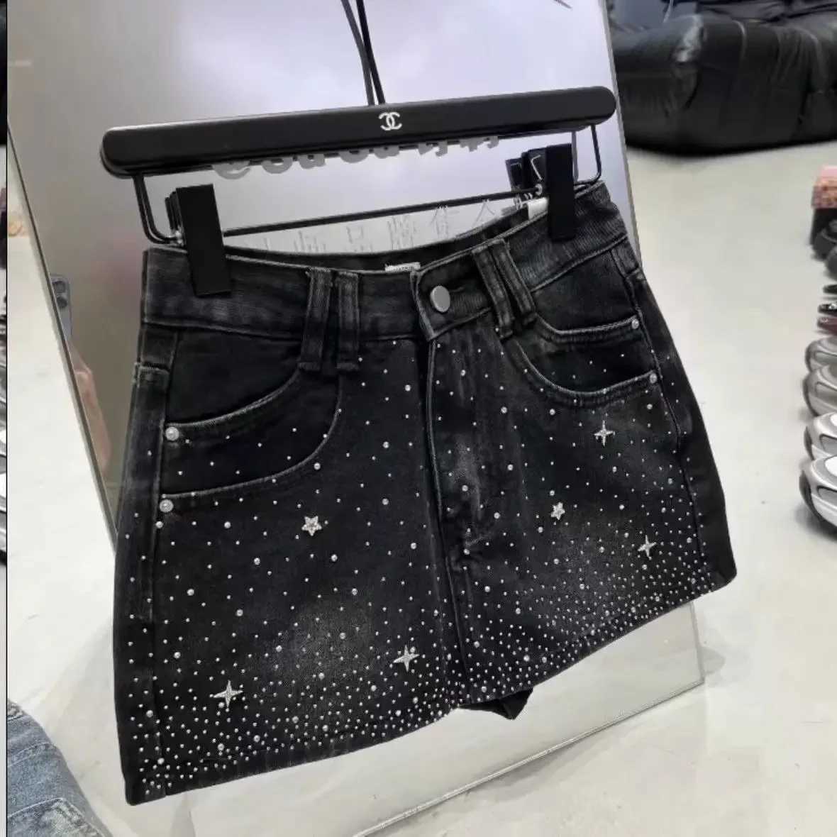 Retro Rhinestone Sequin Denim Shorts Womens Y2K Skirt Gothic Hip Hop Retro Loose Denim Shorts Casual High Waist Slim Mini Skirt L250903