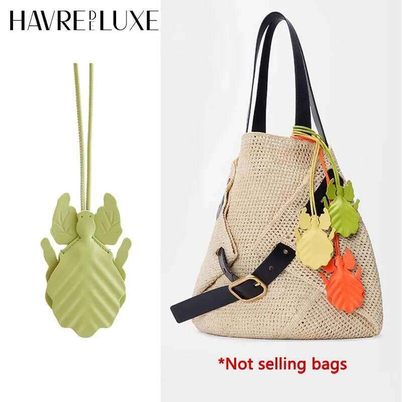 Designer Bag Luxury Bag Insect Lavender Tulip Tomato Strawberry Pea Pods Leather Charm Fashion High-End Keychain Exquisite Workmanship Bag Accessories